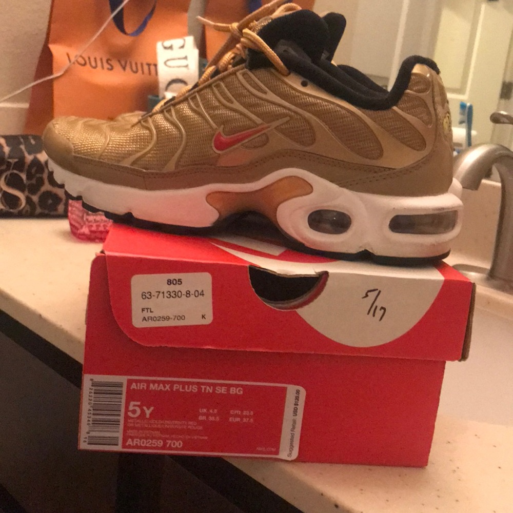METALLIC GODL AIR MAX PLUS TN